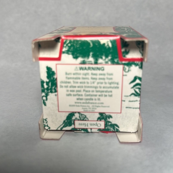 Seda France Holiday Toile Pagoda Box Candle NIB - Picture 2 of 3